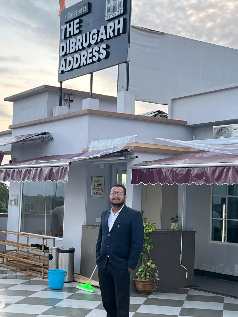 ホテル The Dibrugarh Address エクステリア 写真